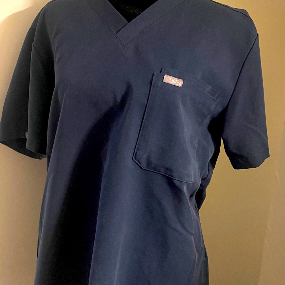 FIGS scrub top